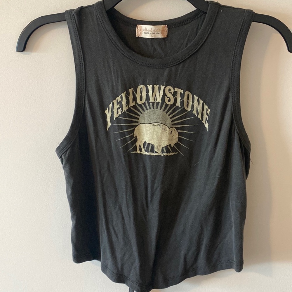 ALTARD STATE YELLOW STONE CROP TOP